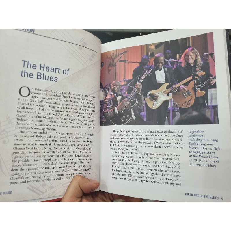 THE HISTORY OF THE BLUES : THE MUSIC LIBRARY - MICHAEL V. USCHAN 120264