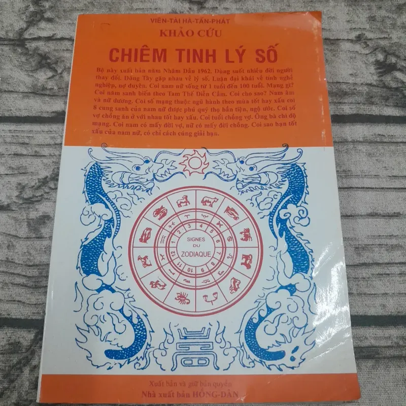 Khảo cứu Chiêm tinh Lý số của tác giả Viên Tài Hà Tấn Phát.  674700