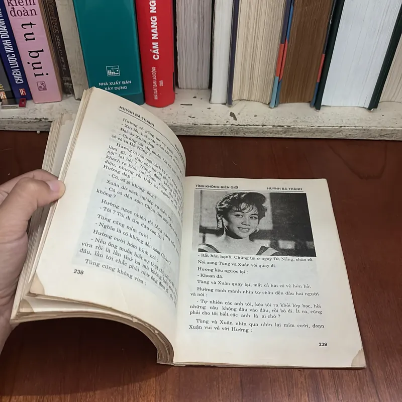 II Tựa Sách: Tình Không Biên Giới - Huỳnh Bá Thành - 1990 605227