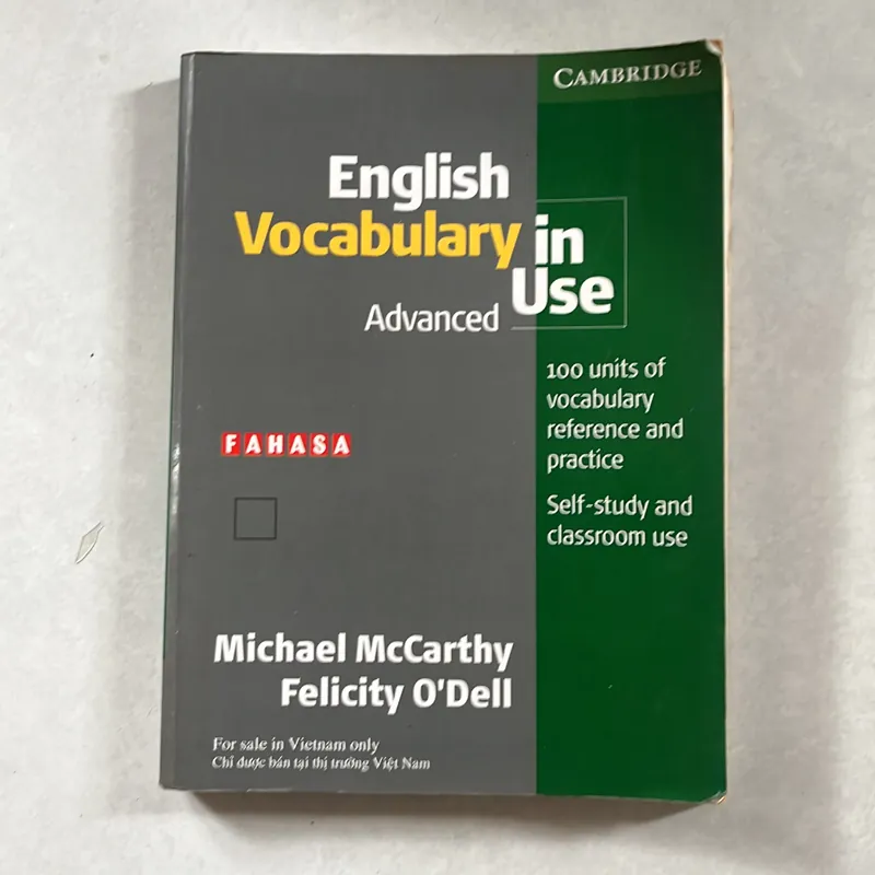English Vocabulary in Use  602529