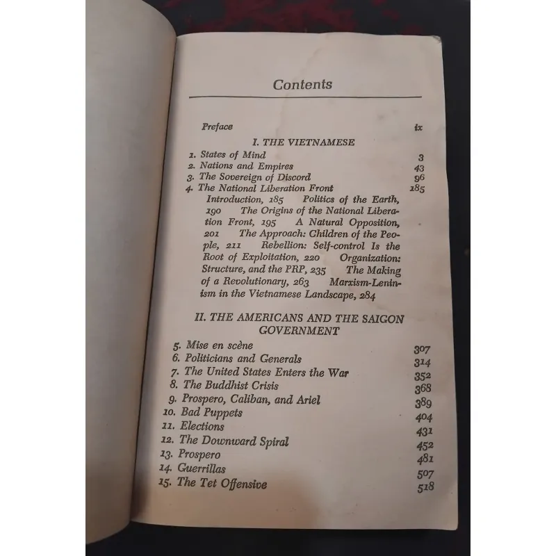 Fire in the lake của Frances Fitzgerrald  1001282