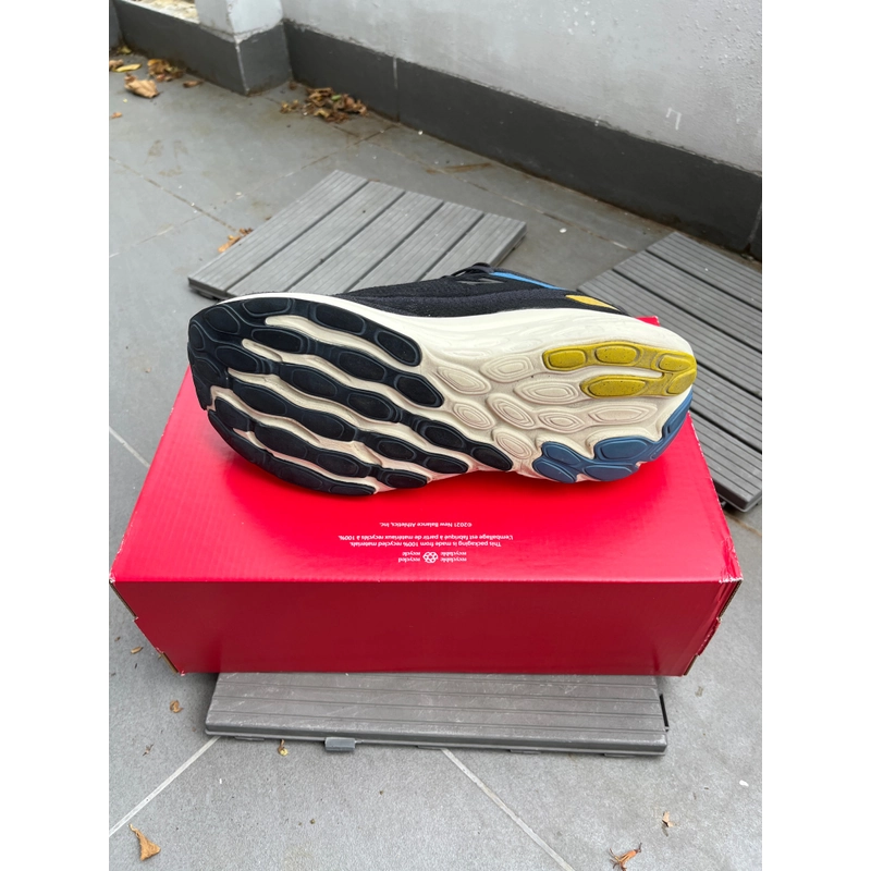Giày chạy bộ nam New Balance EU44 màu đen 527576