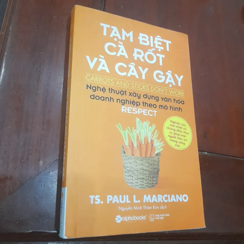 TẠM BIỆT CÀ RỐT và CÂY GẬY 597847