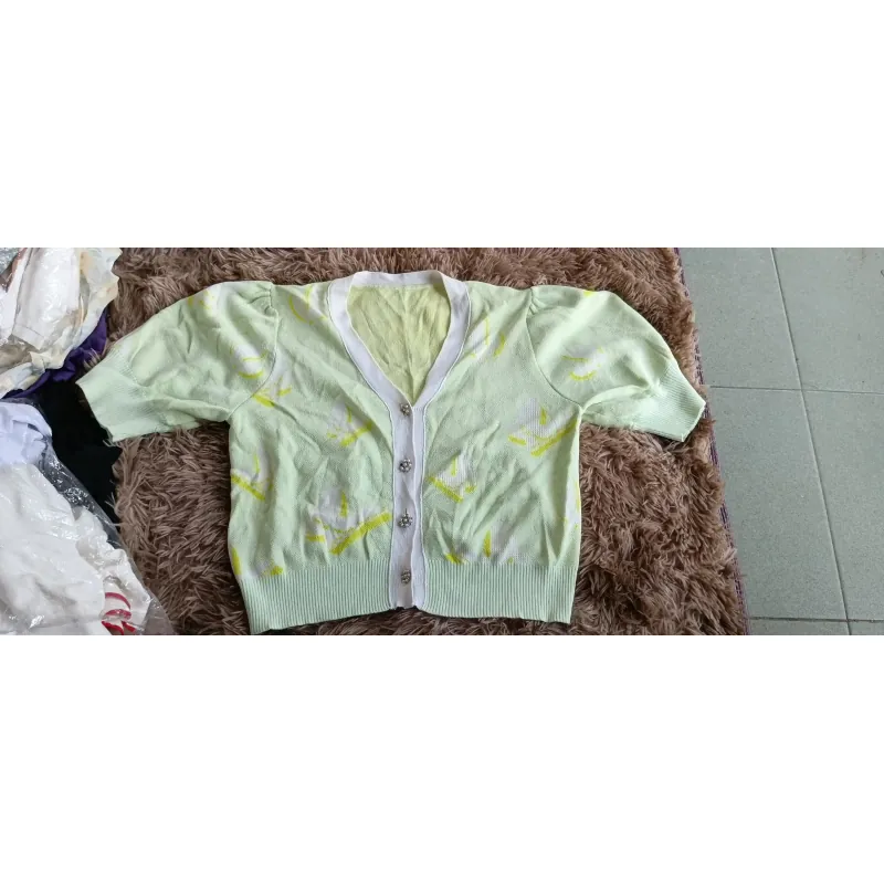 Áo kiểu nữ đa dạng mẫu mã, màu sắc, chất liệu 973650