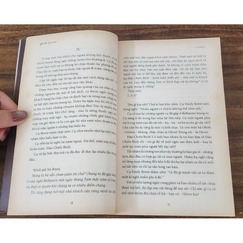 Tiểu thuyết trinh thám của nữ nhà văn Agatha Christie: MƯỜI NGƯỜI DA ĐEN NHỎ (269 trang) 717835