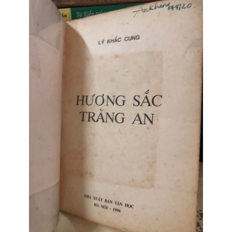 3 Cuốn sách của nhà văn văn hoá Lý Khắc Cung viết về cảnh sắc đất nước, tâm linh. 306755