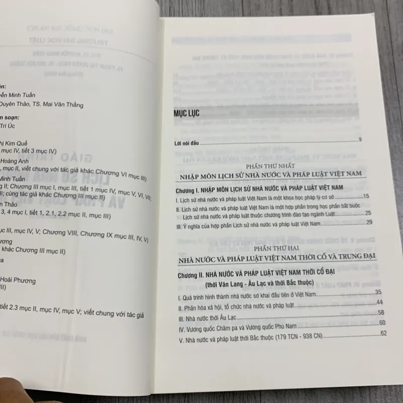 Giáo trình lịch sử nhà nước và pháp luật việt nam.  747230