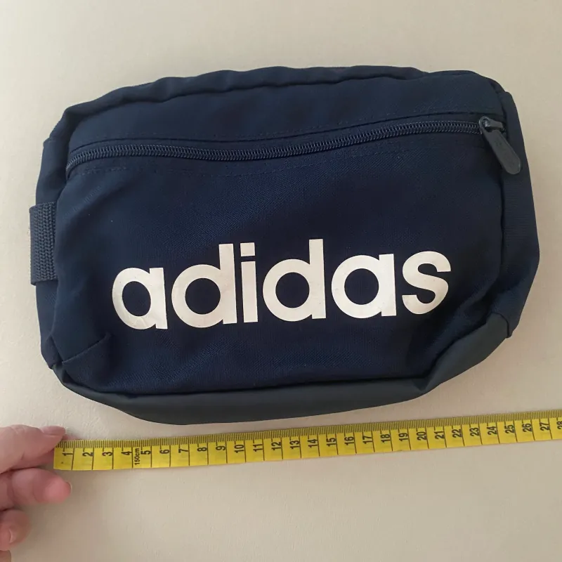 Túi đeo Adidas chính hãng còn mới 1005725