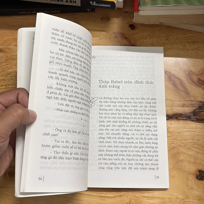 II Truyện Ngắn Trẻ 2010: Không Phải Là Chuyện Tình - Nguyễn Anh Vũ (Tuyển Chọn) - 2011 698127