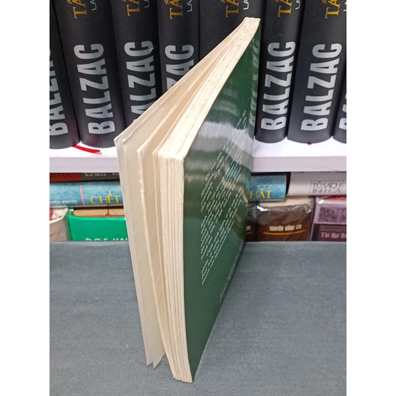 Nhịp điệu ôn hoà trầm bổng (Marguerite Duras) 331002