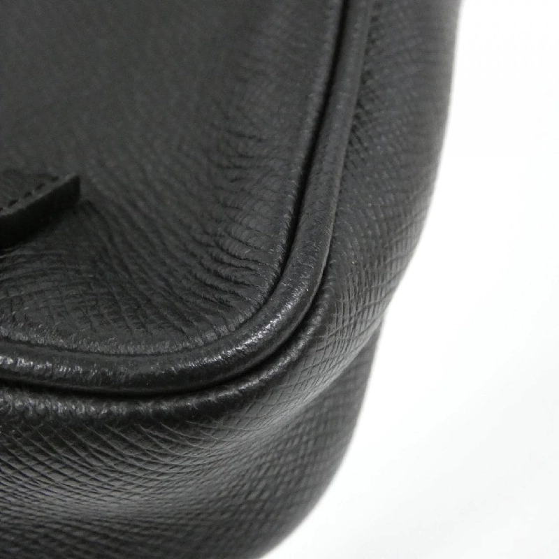 Túi đeo chéo Louis Vuitton Taiga Bum Bag Outdoor M33438 - Hàng hiệu Chính hãng 767477