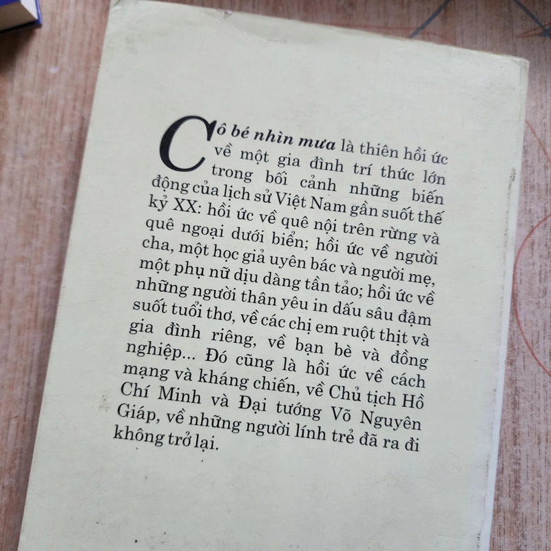 Cô bé nhìn mưa | hồi ký Đặng thị hạnh 548687