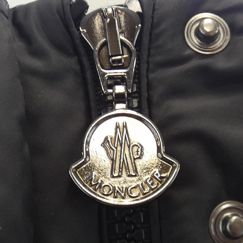Áo khoác lông vũ MONCLER 642060