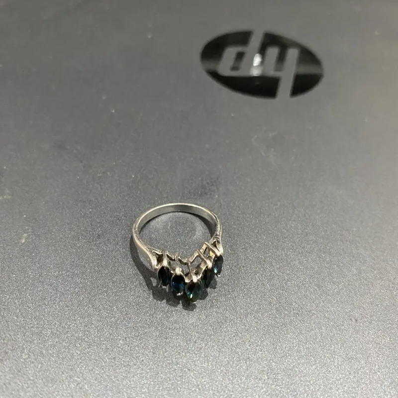 Nhẫn khung bạc đính 6 vien saphire xinh 1013448