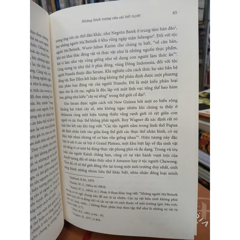 BÊN KIA TỰ NHIÊN VÀ VĂN HÓA - Phạm Văn Quang và Võ Thị Ánh Ngọc dịch 711690