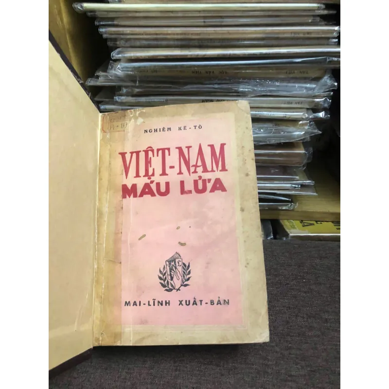 Sách "VIỆT-NAM MÁU LỬA" 597595