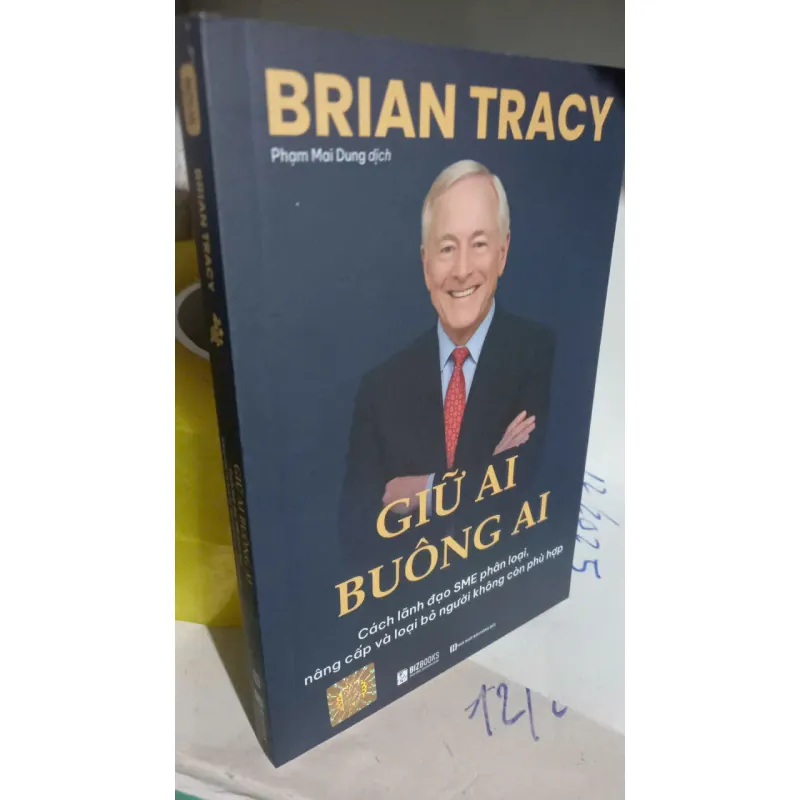 giữ ai buông ai 797525