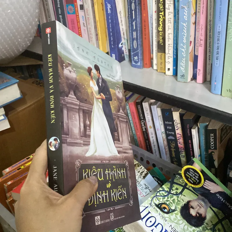 Kiêu hãnh và định kiếng 759956