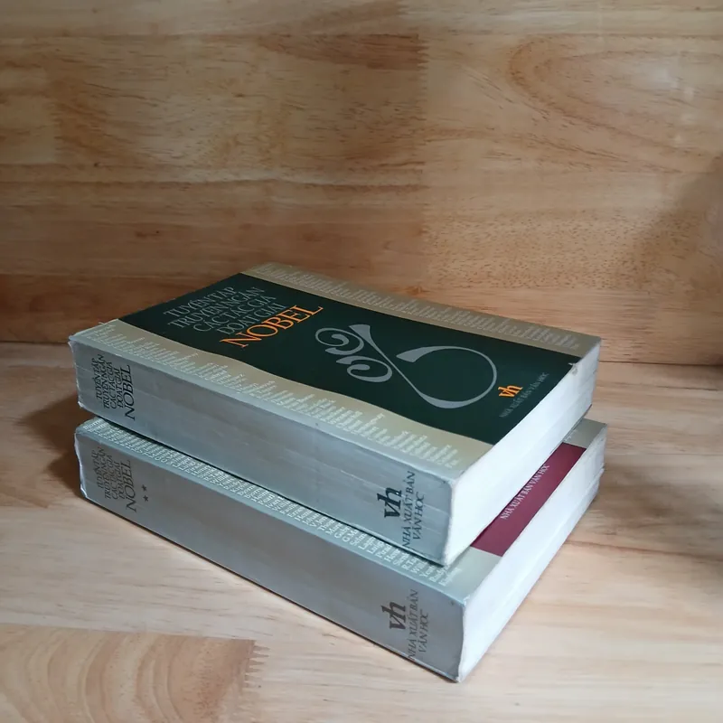 Tuyển Tập Truyện Ngắn Các Tác Giả Đoạt Giải NOBEL (Bộ 2 Tập) 560851
