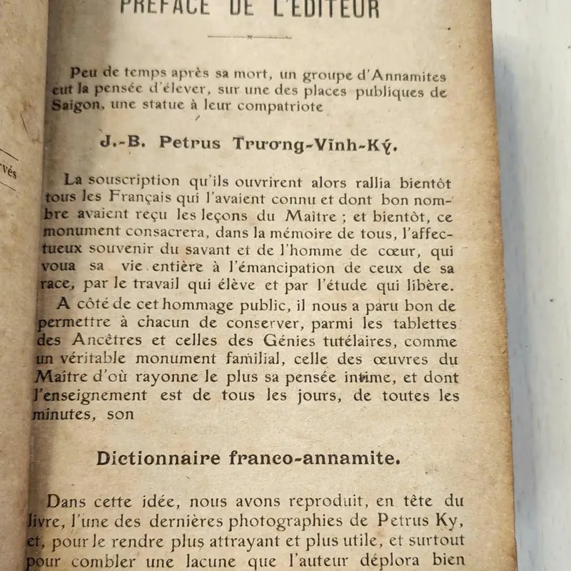 PETIT DICTIONNAIRE FRANCAIS - ANNAMITE
par J.-B.-P TRƯƠNG - VĨNH - KÝ
 1920 562054