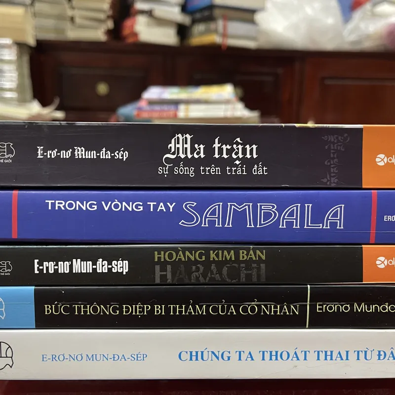 Đi tìm thành hoàng đế - E-rơ-nơ Mun-đa-sép Gồm 5 tựa: - Chúng ta thoát thai từ đâu.. 706689