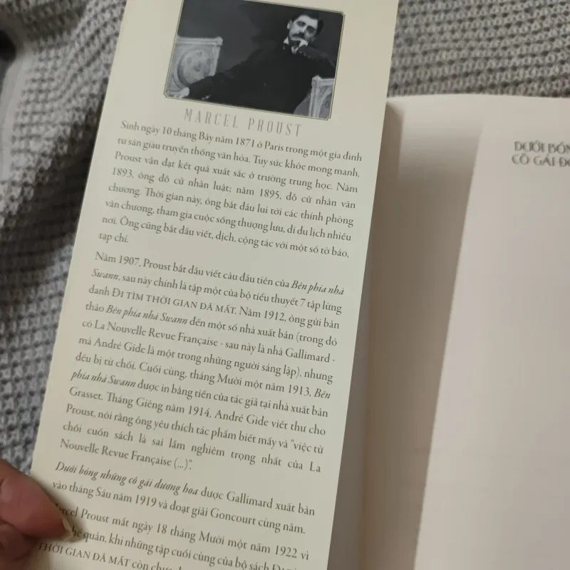 Dưới bóng những cô gái đương hoa - Marcel Proust 977211