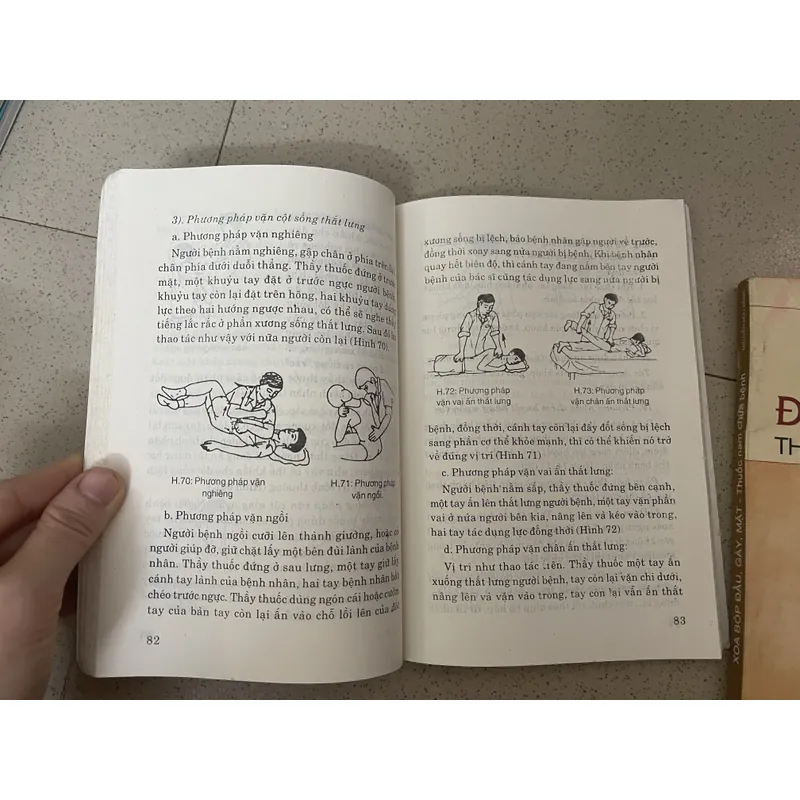 Combo 2 sách xoa bóp thuốc Nam & Trung y- So sánh hai nền y học Á Đông 715156