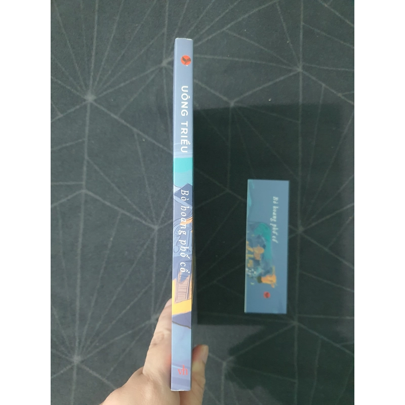 "Bò hoang phố cổ" - Uông Triều 493207