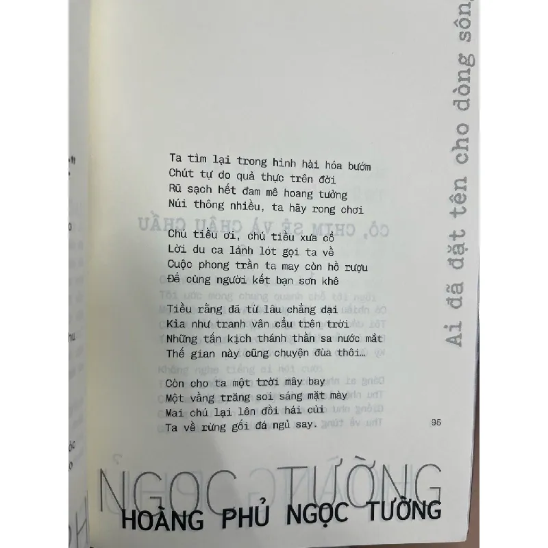 Trăm năm còn gió heo may - Lâm Thị Mỹ Dạ, Hoàng Phủ Ngọc Tường 674089