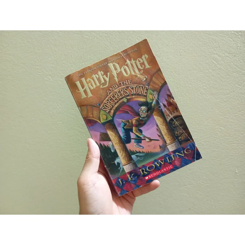 Harry potter and the sorcerers stone 1 sách ngoại văn tiếng Anh, english book 592229