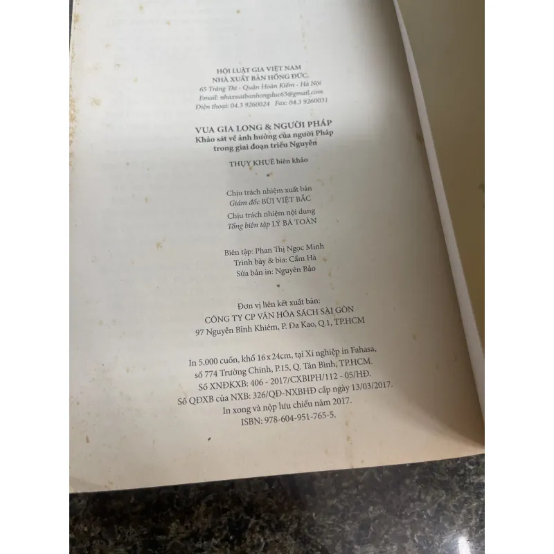 Vua Gia Long & người Pháp Thuỵ Khuê biên dịch và chữ ký 763336