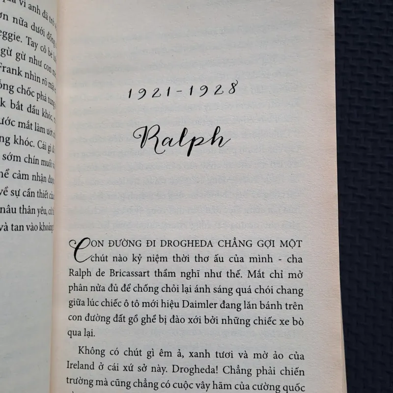 Những Con Chim Ẩn Mình Chờ Chết
- Colleen McCullough 776226