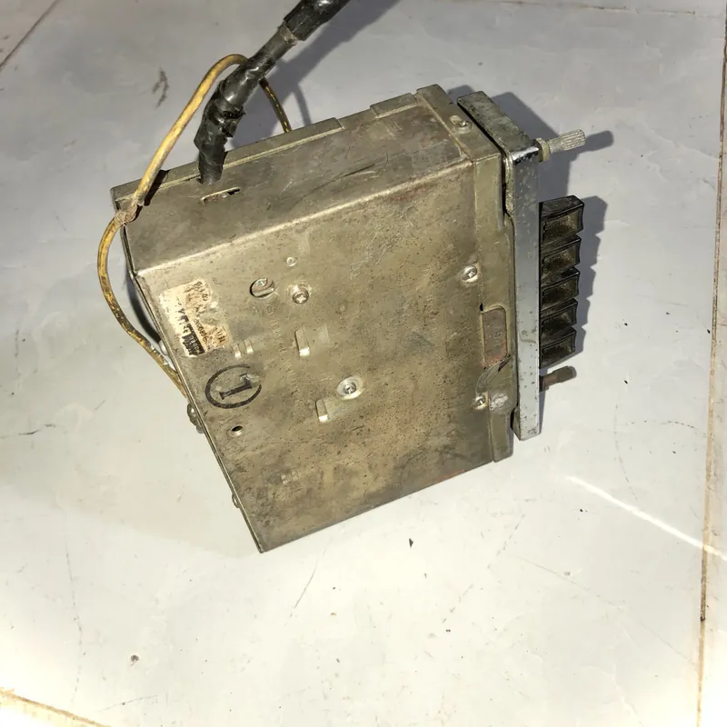 Radio xe cổ Nhật bãi 570162