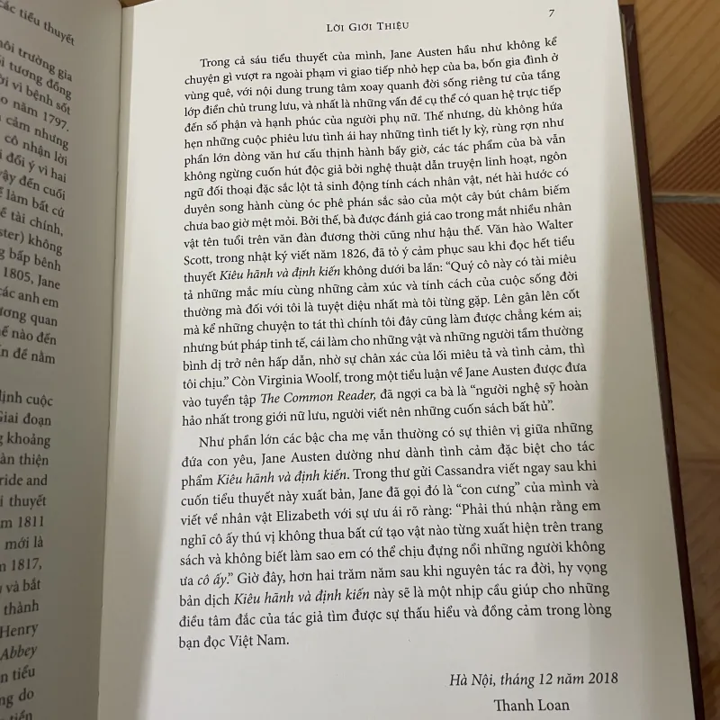 Kiêu hãnh và định kiến - sách decor bìa giả da 799643