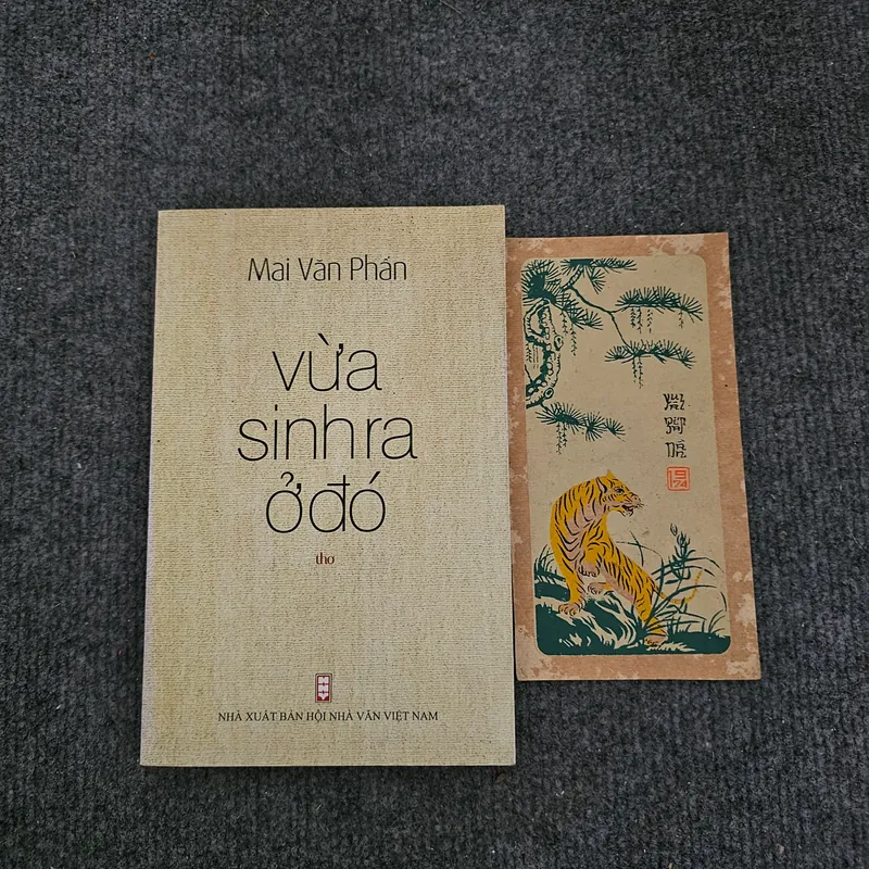Vừa sinh ra ở đó - Mai Văn phấn - có chữ ký 737022