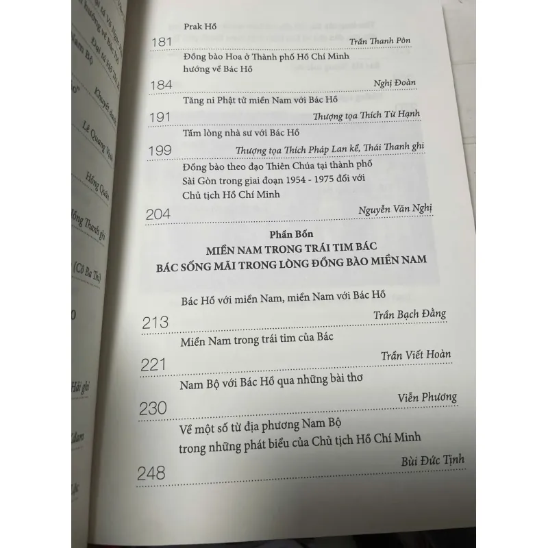 SÁCH BÁC HỒ VỚI MIỀN NAM, MIỀN NAM VỚI BÁC HỒ 702428