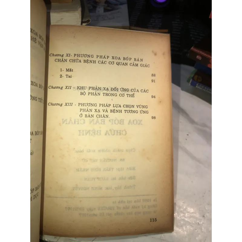 Xoa bóp bàn chân chữa bệnh - Chương Triều Khanh & Chương Bội Phong 1031478