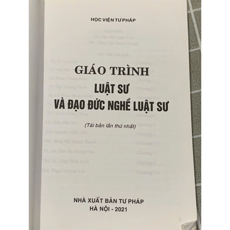GIÁO TRÌNH LUẬT SƯ VÀ ĐẠO ĐỨC NGHỀ LUẬT SƯ 545936