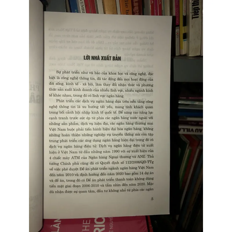 Phát triển dịch vụ ngân hàng điện tử tại Việt Nam - TS. Phạm Thu Hương 711597