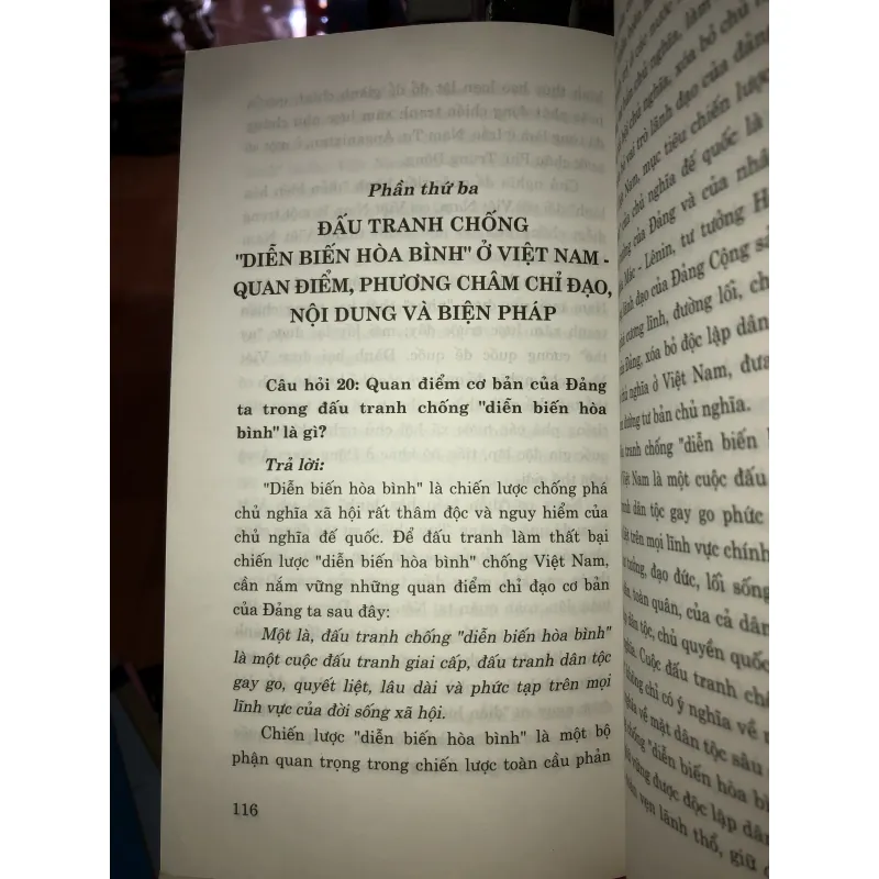 “Diễn biến hòa bình" và đấu tranh chống "diễn biến hòa bình" 758320
