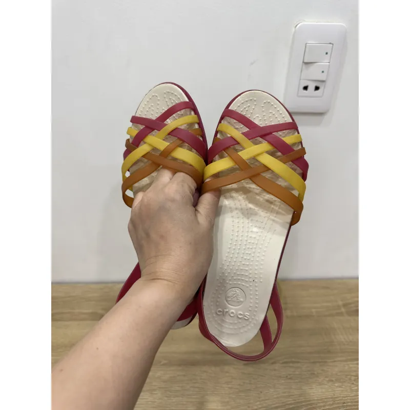 Giày crocs 2hand cao 4p size w6-36 độ mới cao hình chụp thật 989690