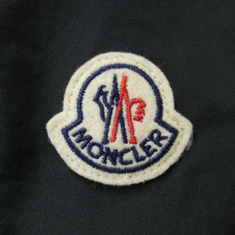 Áo khoác lông vũ MONCLER 642412
