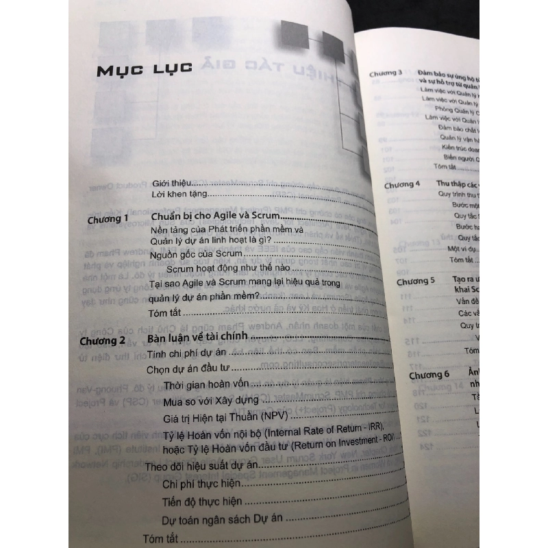Hướng dẫn thực hành Scrum Quản trị dự án phần mềm theo triết lý Agile 2015 FPT mới 85% bẩn nhẹ Andrew Pham và Phuong Van Pham HPB2307 GIÁO TRÌNH, CHUYÊN MÔN 916569