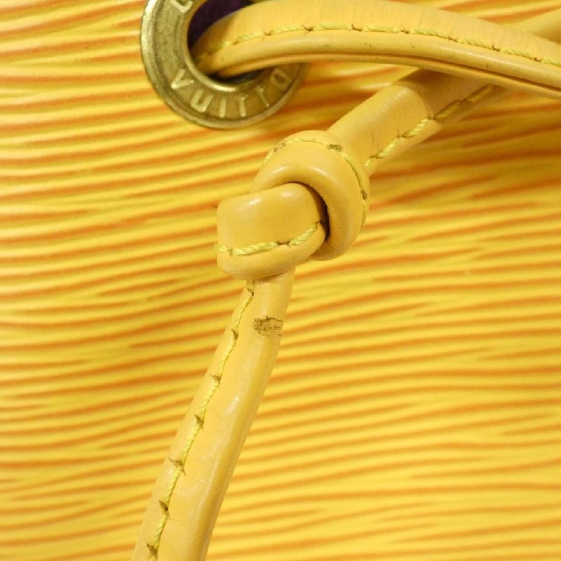 Túi đeo vai Louis Vuitton Epi Petit Noé M44109 609662