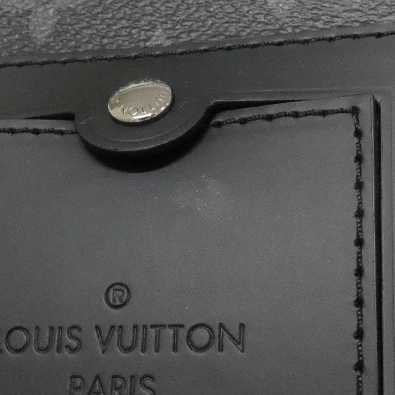 Túi đeo chéo Louis Vuitton Monogram Eclipse Voyage PM M40511 611797