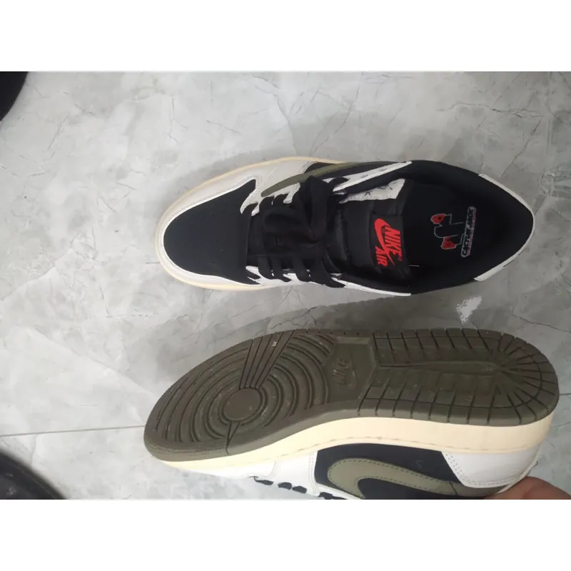 Travis Scott Jordan 1 Low Olive 590444