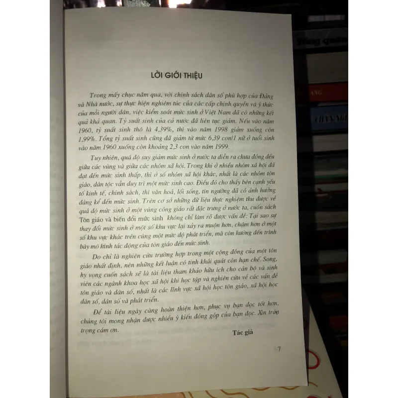 Tôn giáo và biến đổi mức sinh - Phạm Văn Quyết  758998