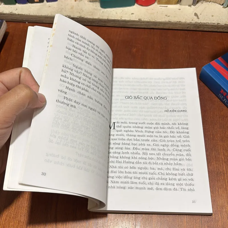 II Tập Truyện Ngắn: Màu Xanh Lính Mới - Nhiều Tác Giả - 2012 786205