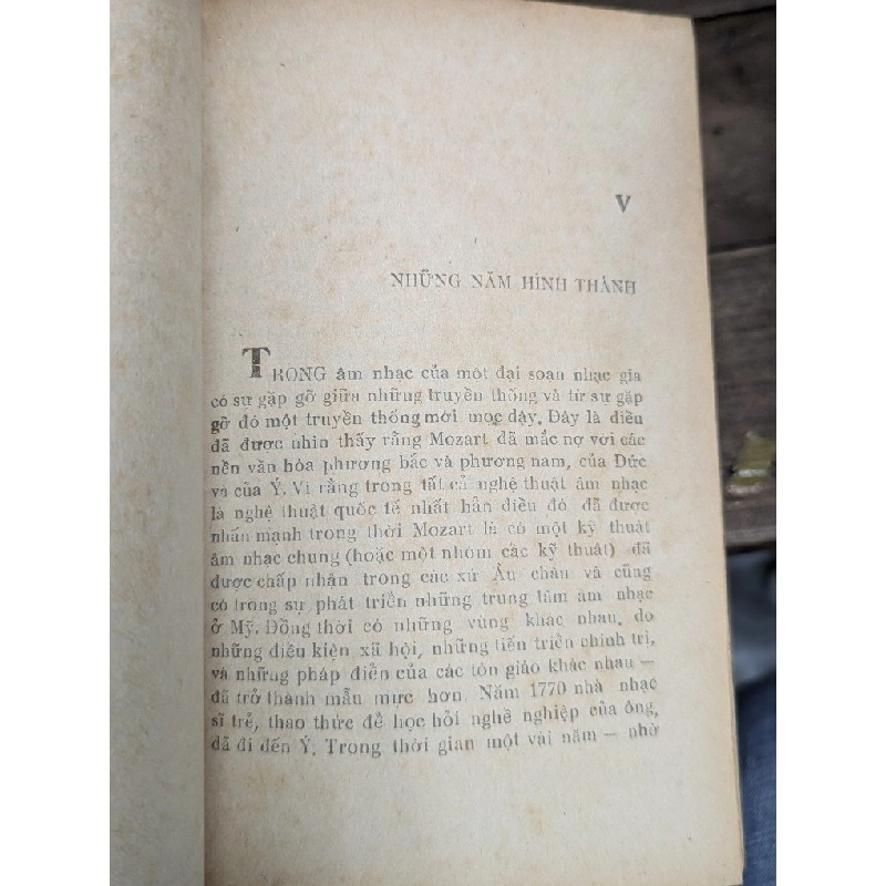 MOZART CUỘC ĐỜI VÀ NGHỆ THUẬT - PERCY M.YOUNG ( HOÀI KHANH DỊCH ) 304380