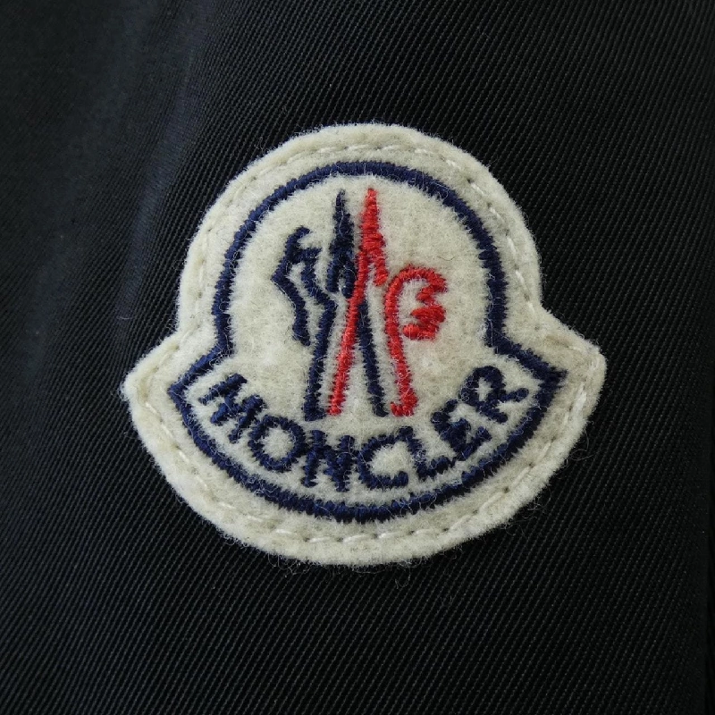 Áo khoác lông vũ MONCLER 641482